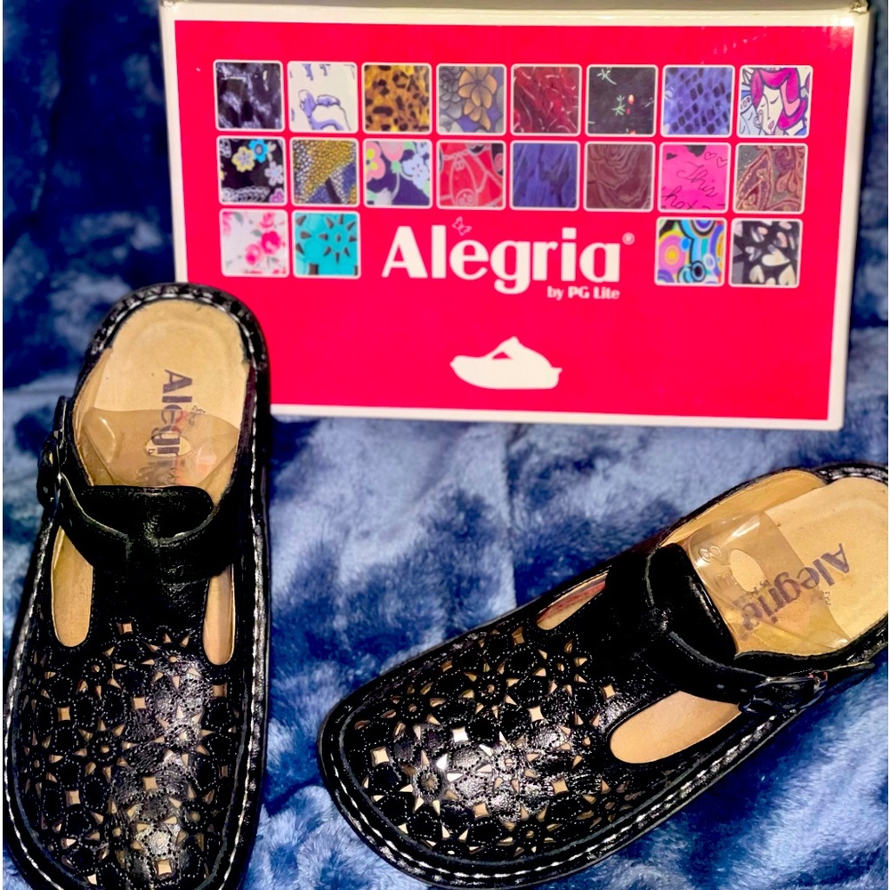 Beautiful,comfy clogs by Alegria great for running errands or just hanging out.
